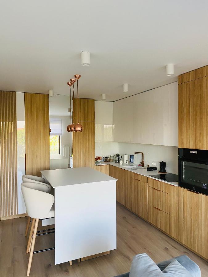 Apartment Luxury White In Park Lotnikow